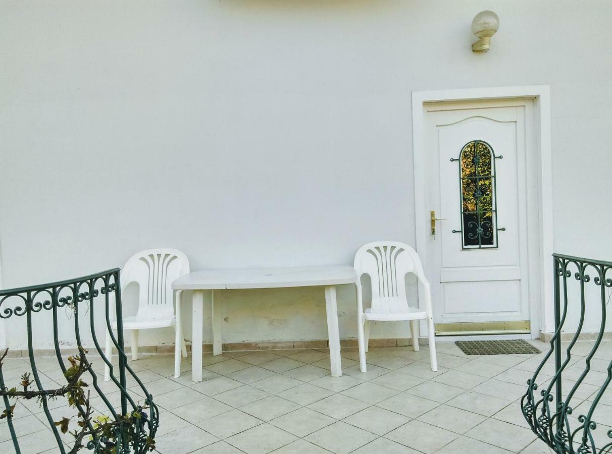 Fesztival Nyaralohaz Apartment Zamardi Bagian luar foto